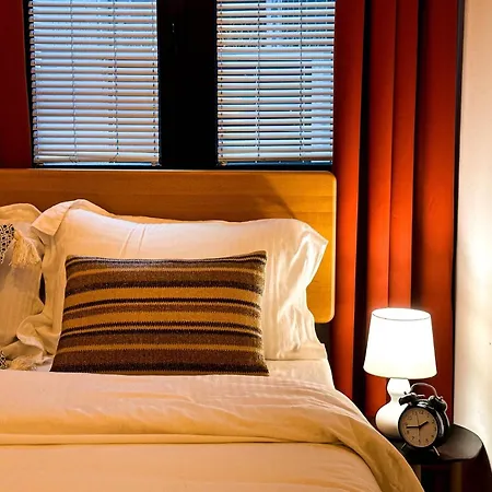 Friends Loft Sava View Old Town Renovated דירה *